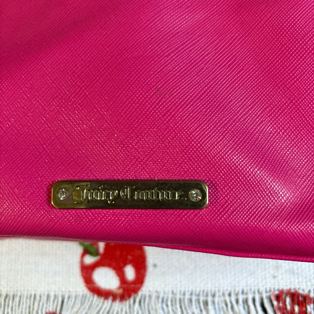 Juicy Couture makeup bag - Picture 2 of 3